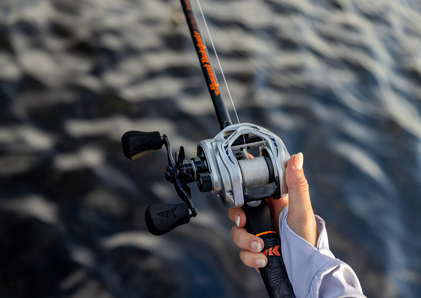 Black Trolling Fishing Reel – Saltwater Right-Hand Baitcasting Reel 3.8:1 Gear Ratio