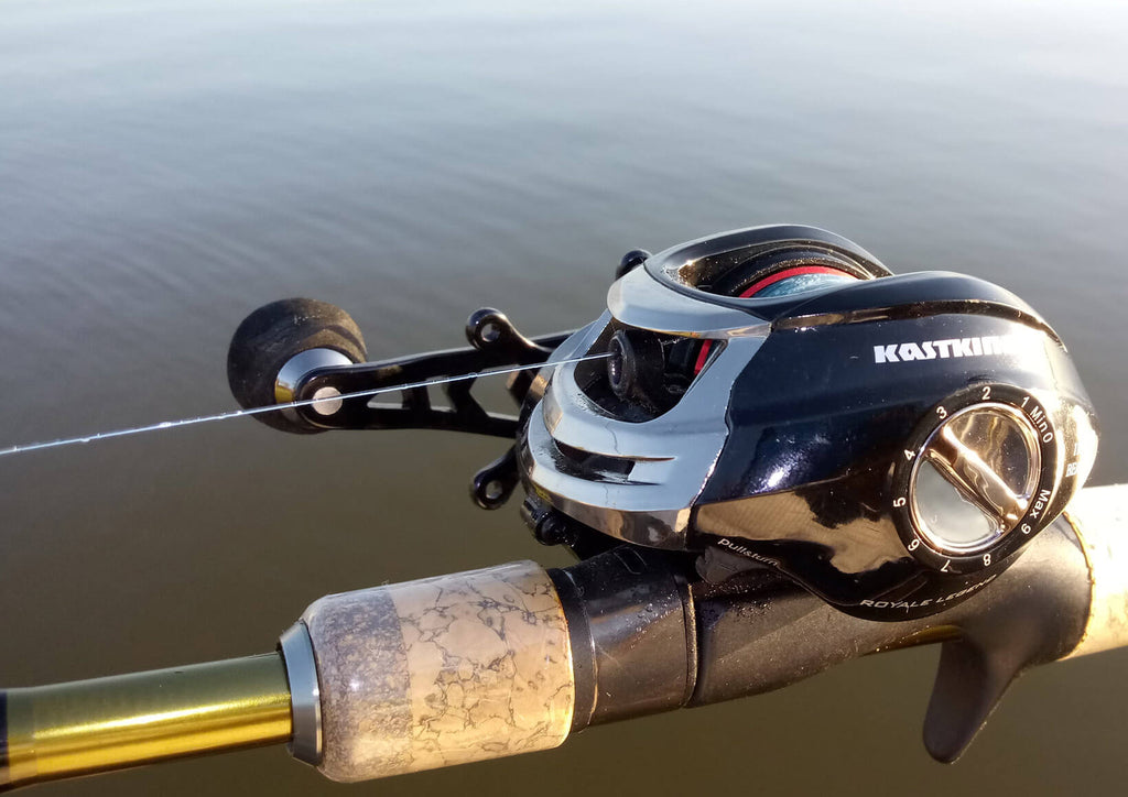 FALL BASS FISHING With WORLD'S FASTEST SPINNING REEL KastKing