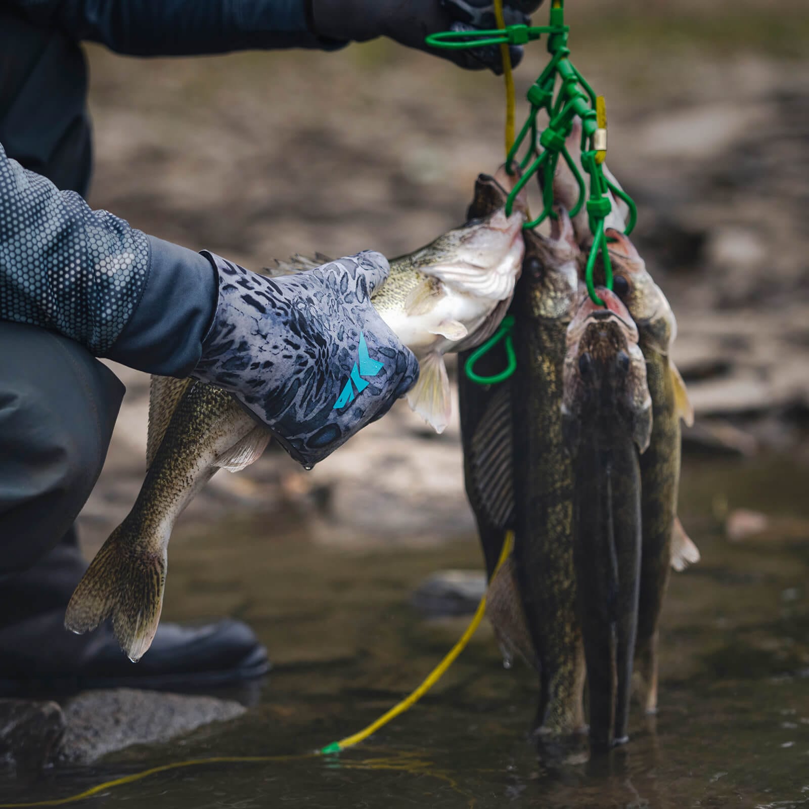 KastKing IceRiver Waterproof Fishing Gloves - Silver Mist