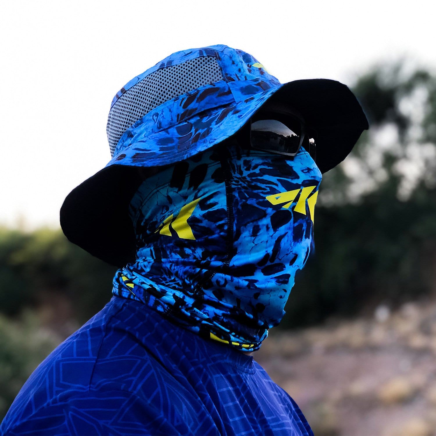  KastKing Sol Armis Neck Gaiter - UPF 50 Face Mask - UV Sun  Protection Mask for Men & Women, Fishing, Hiking, Kayaking , Prym1 Camo,  RocketPop,19x9.5 Inches,Silver Mist : Clothing, Shoes
